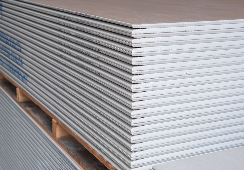 Stapel Gipskartonplatten auf einer Palette | Trockenbau | Bauzentrum Zillinger